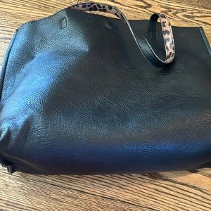 Reversible light weight tote